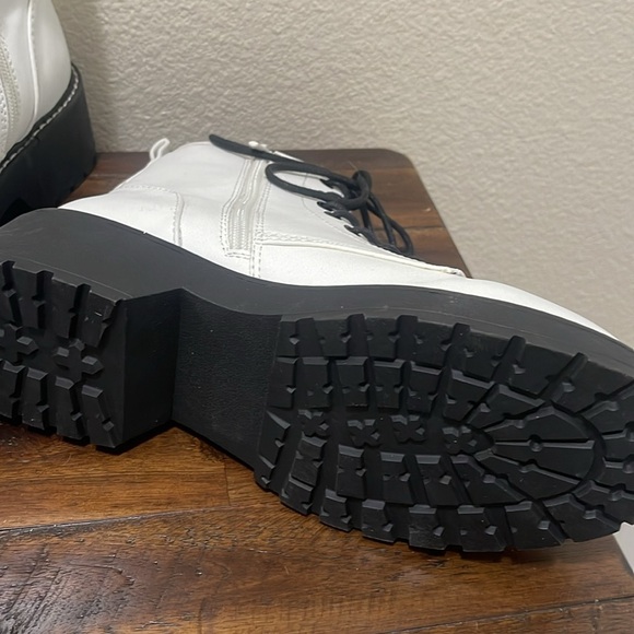 Madden Girl White combat lace up chunky boots size 8.5 - Picture 9 of 11